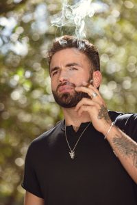 best things to smoke instead of cigarettes, alternatives to cigarettes, what to smoke instead of cigarettes, cigarillos vs cigarettes, switching from cigarettes